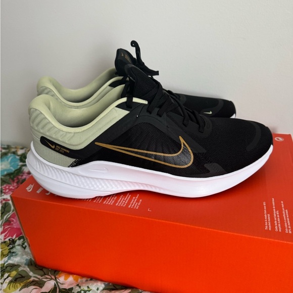Nike Quest 5 Running Shoes - Picture 1 of 5